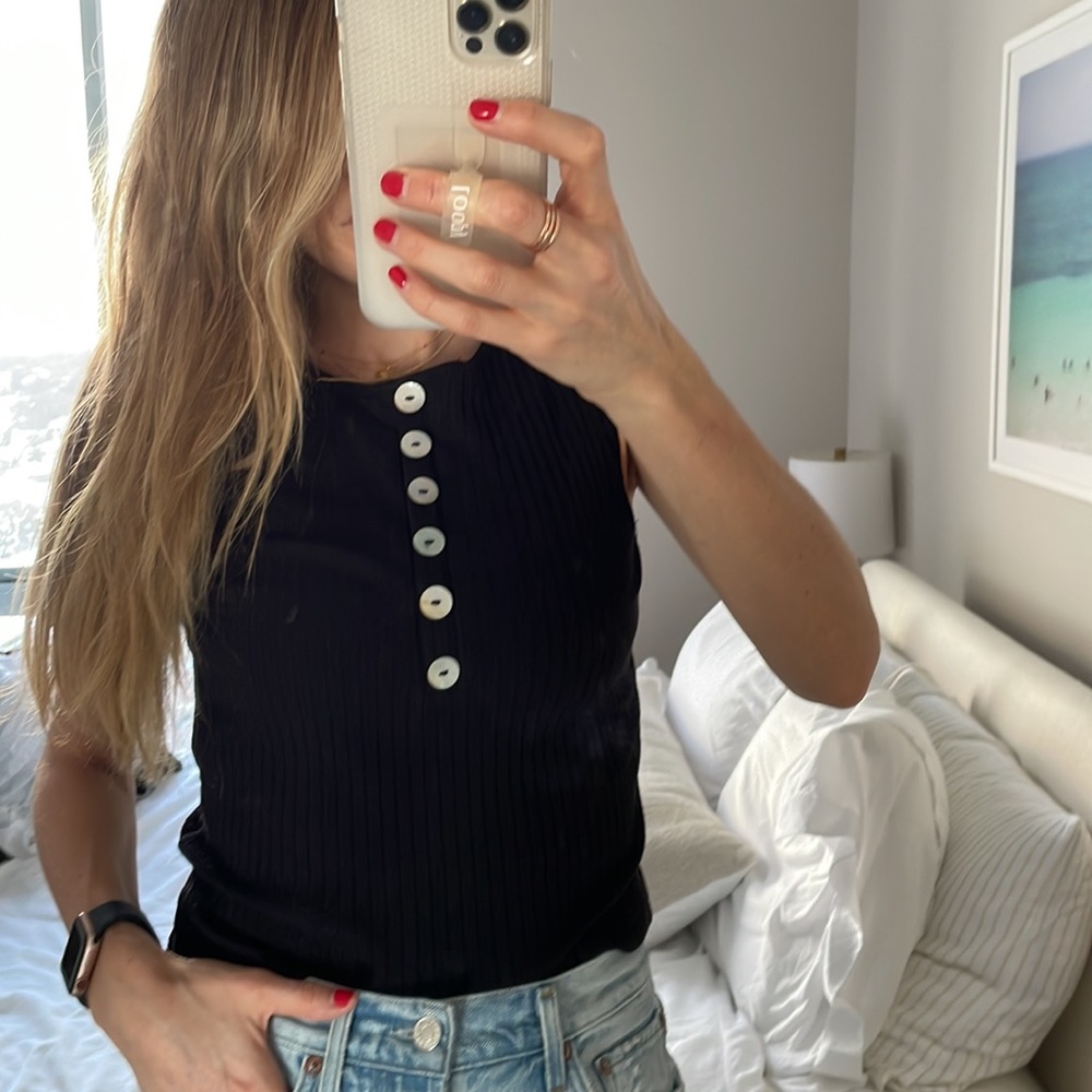 Cropped ribbed tank